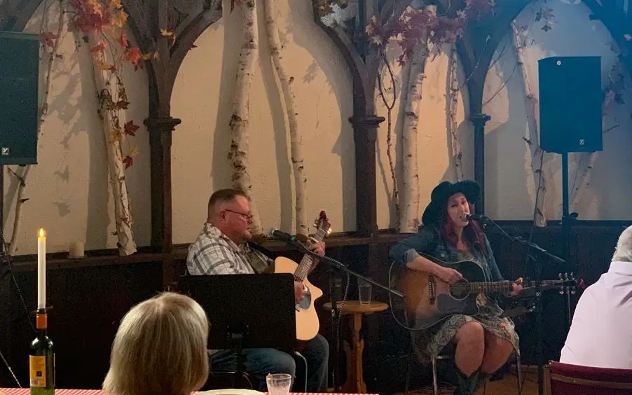 Deborah Lynn singing